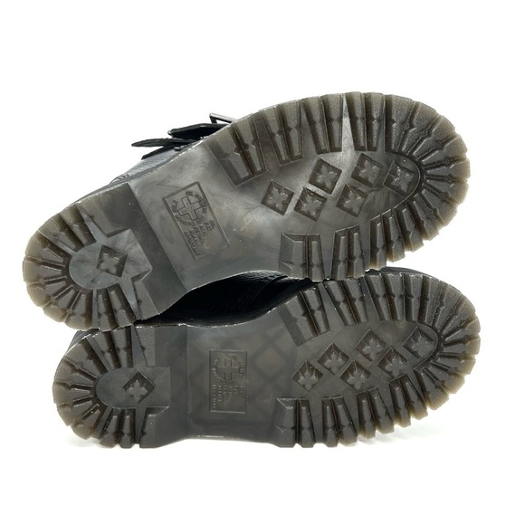 Brand New: Dr. Martens Devon Heart Platform Ankle Boots - Picture 6 of 10